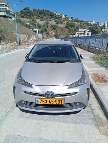 טויוטה פריוס