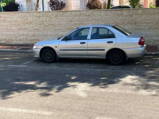 מודעת רכב מיצובישי לנסר