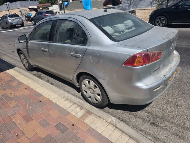 מיצובישי לנסר