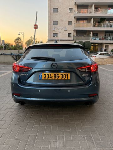 מאזדה 3