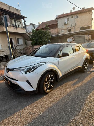 מודעת רכב טויוטה C-HR