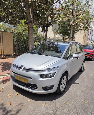 מודעת רכב סיטרואן C4 פיקאסו