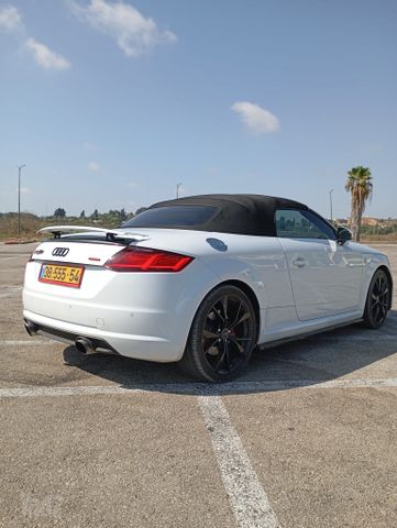 אאודי TT