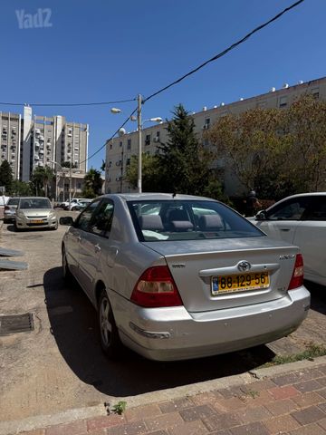 טויוטה קורולה