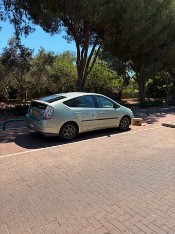מודעת רכב טויוטה פריוס