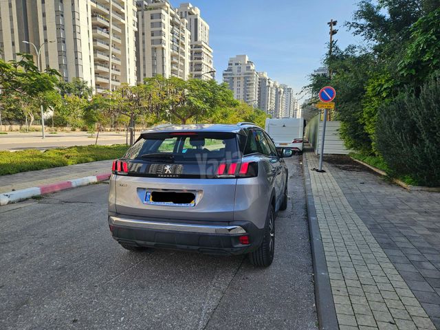 פיג'ו 3008