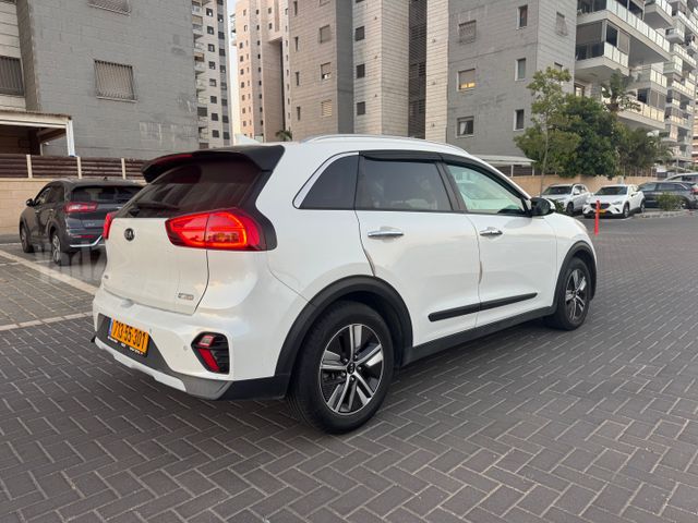 קיה נירו