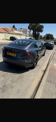 טסלה מודל 3
