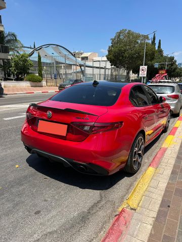 אלפא רומיאו ג'וליה
