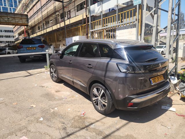 פיג'ו 3008