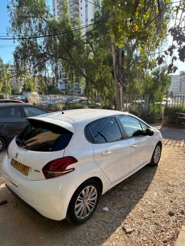 פיג'ו 208