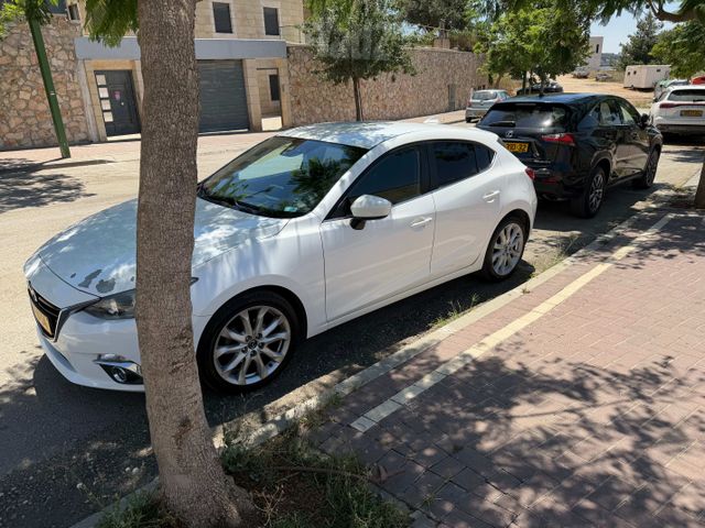 מודעת רכב מאזדה 3