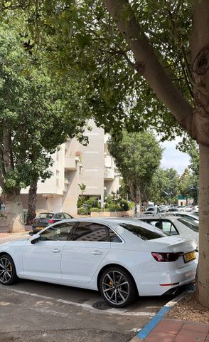 אאודי A4