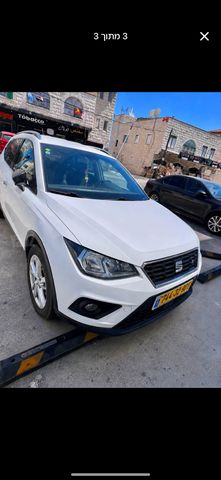 סיאט ארונה