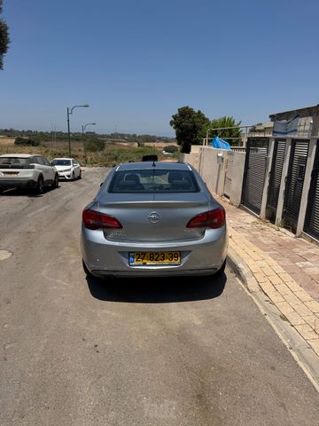 אופל אסטרה