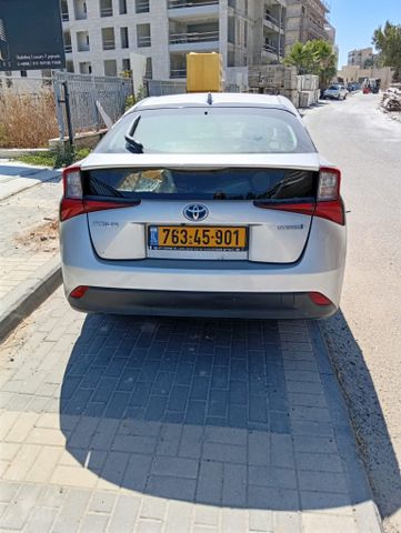 טויוטה פריוס