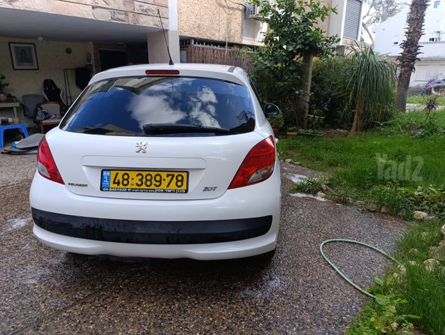 פיג'ו 207
