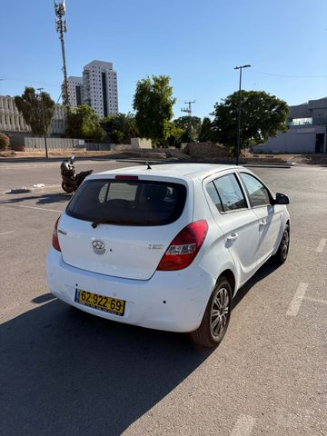 יונדאי i20