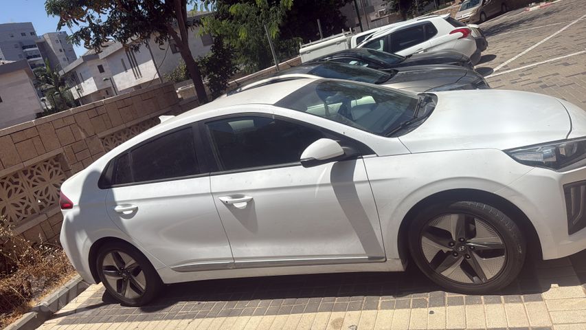 יונדאי איוניק