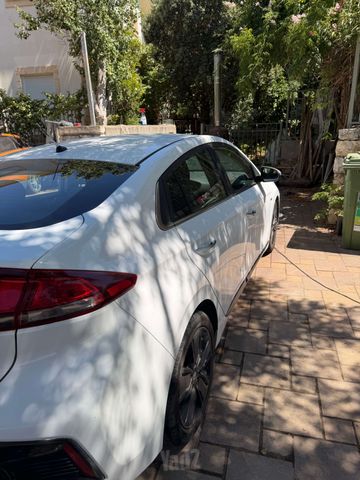 יונדאי איוניק