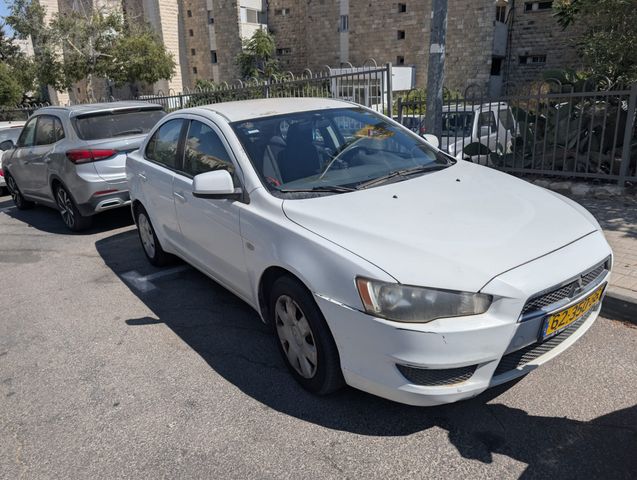 מיצובישי לנסר