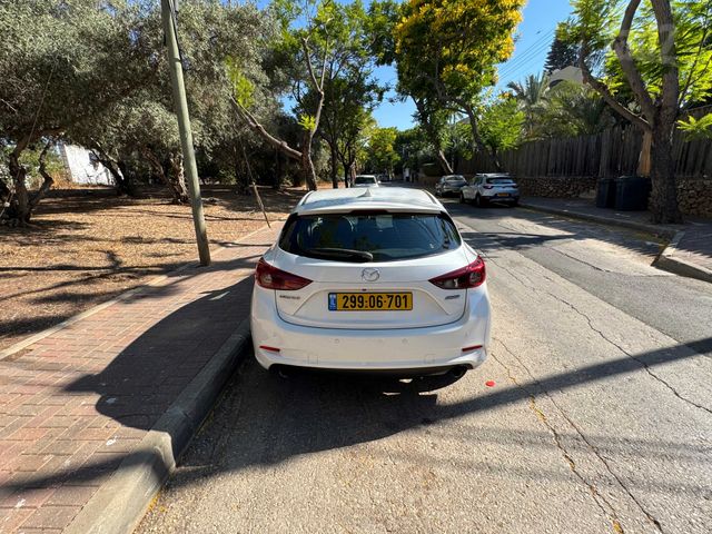 מאזדה 3