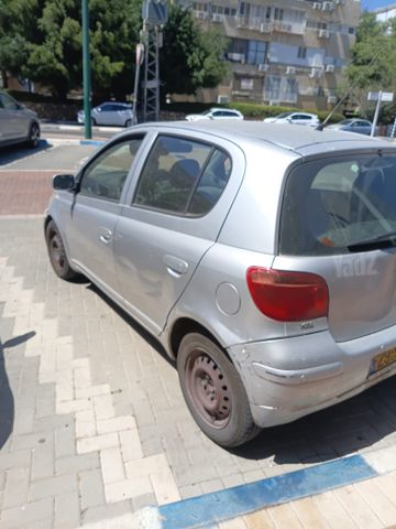 טויוטה יאריס