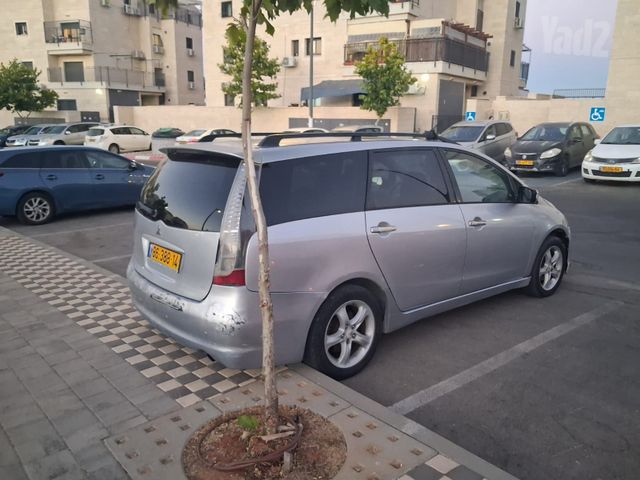 מיצובישי גרנדיס