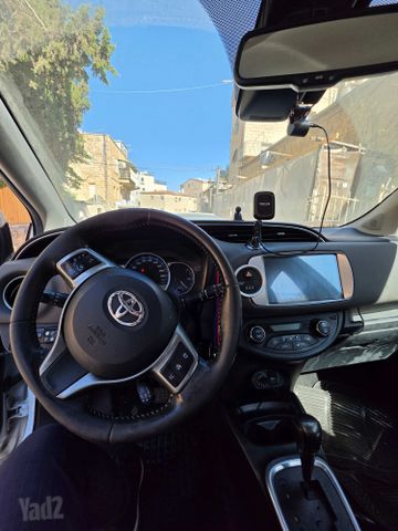 טויוטה יאריס