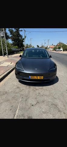 טסלה מודל 3