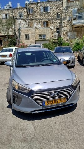 איוניק Premium היברידי אוט׳ בנזין 1.6 (141 כ״ס)