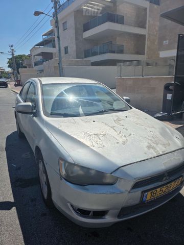 מיצובישי לנסר