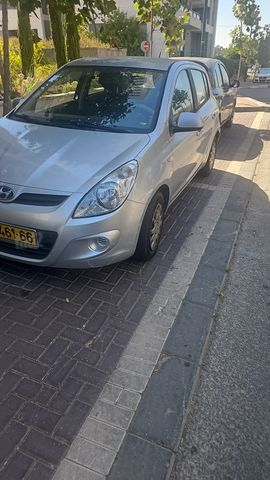 יונדאי i20