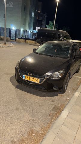 מודעת רכב מאזדה 2
