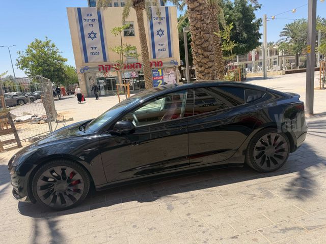 טסלה מודל 3