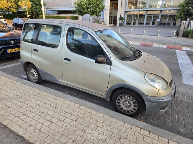 מודעת רכב טויוטה יאריס