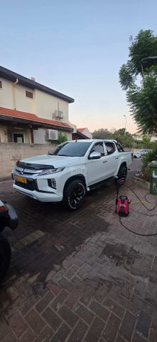 מיצובישי טרייטון / L200