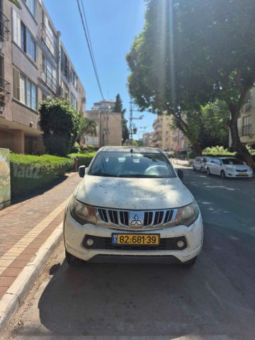 מודעת רכב מיצובישי טרייטון / L200