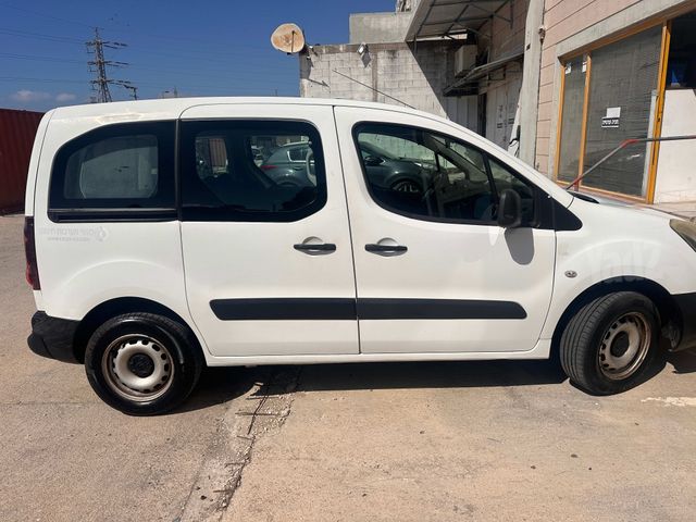 מודעת רכב סיטרואן ברלינגו