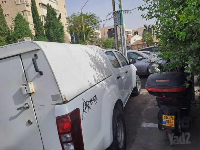 איסוזו די-מקס