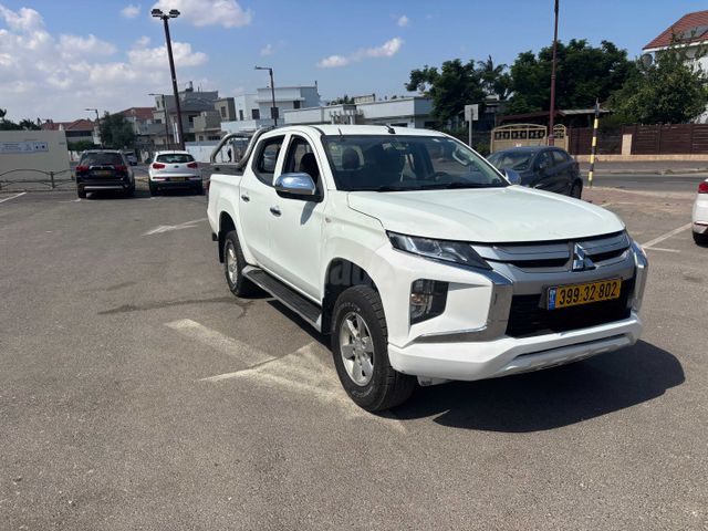 מיצובישי טרייטון / L200