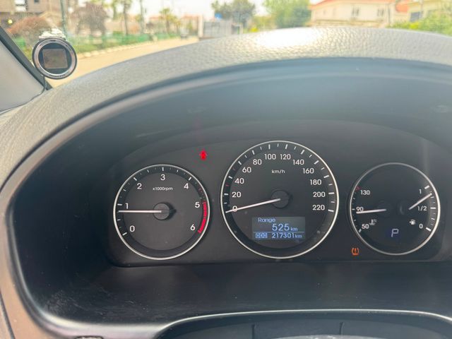יונדאי H-1 / i800