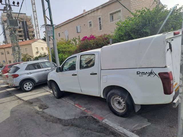 איסוזו די-מקס
