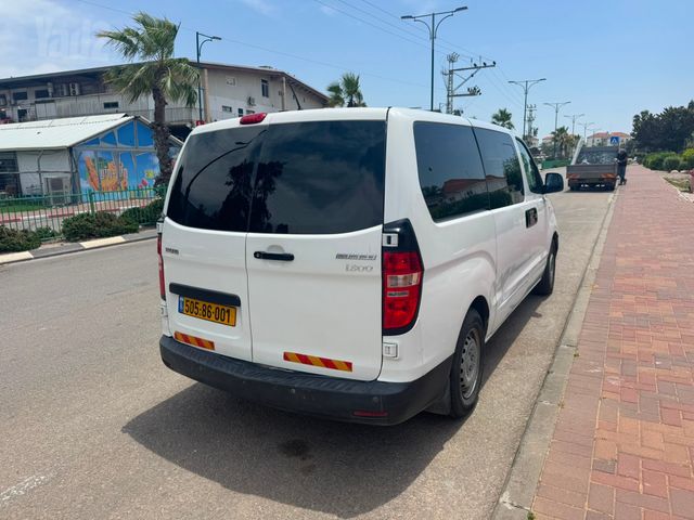 יונדאי H-1 / i800