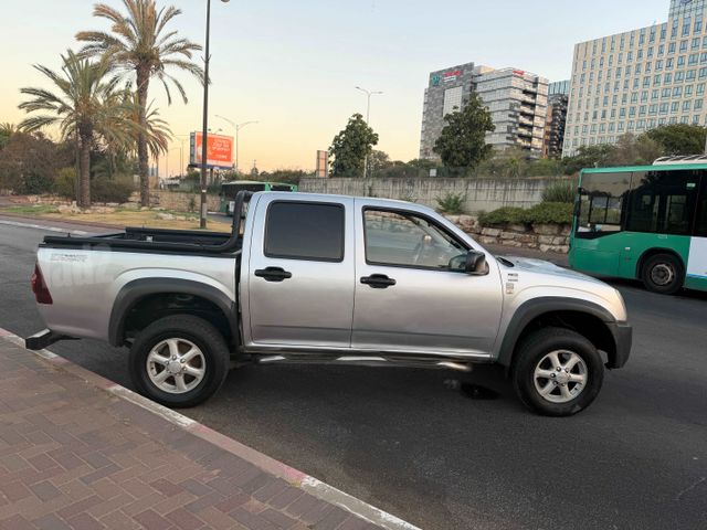 איסוזו די-מקס