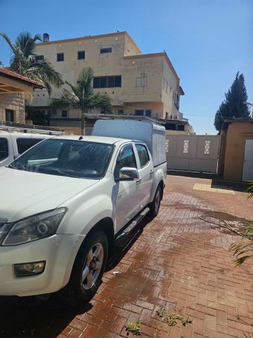 איסוזו די-מקס