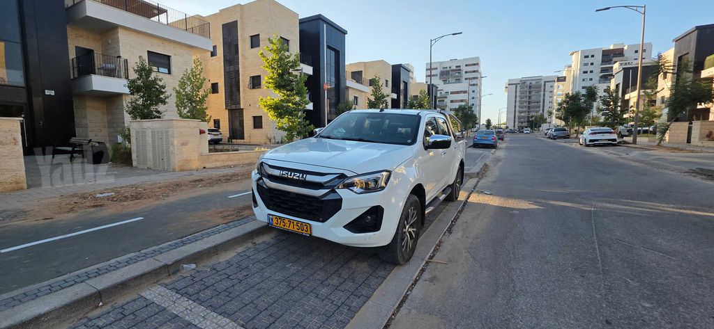 מודעת רכב איסוזו די-מקס