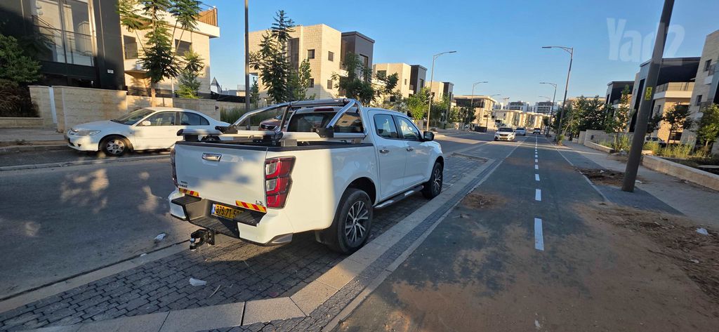 איסוזו די-מקס