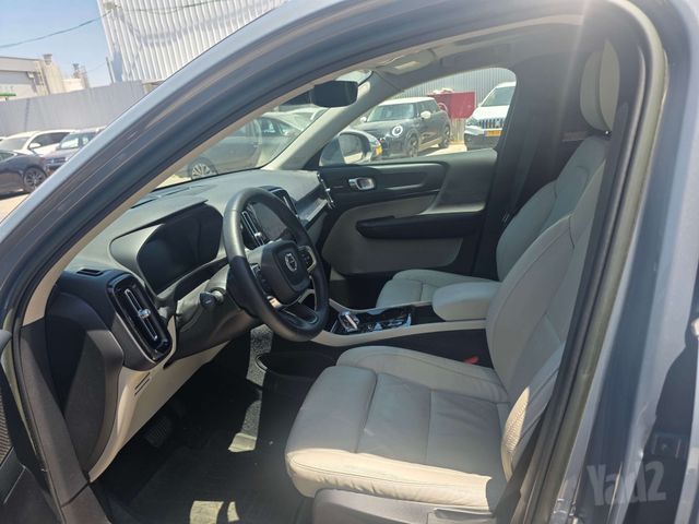 וולוו XC40