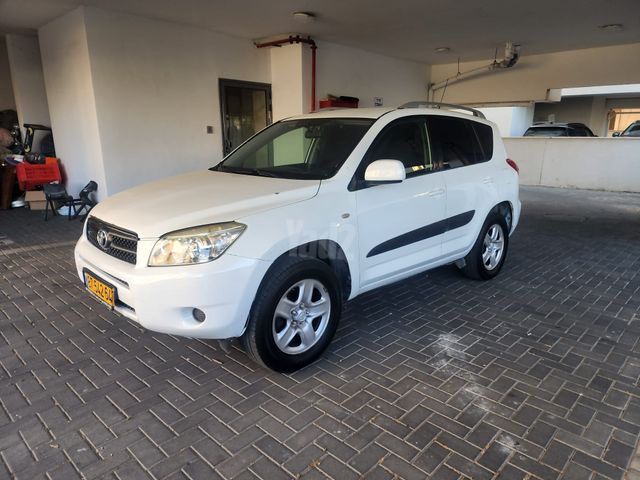מודעת רכב טויוטה RAV4